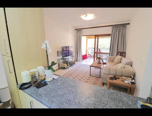 1 BEDROOM APARTMENT FOR SALE IN LONEHILL